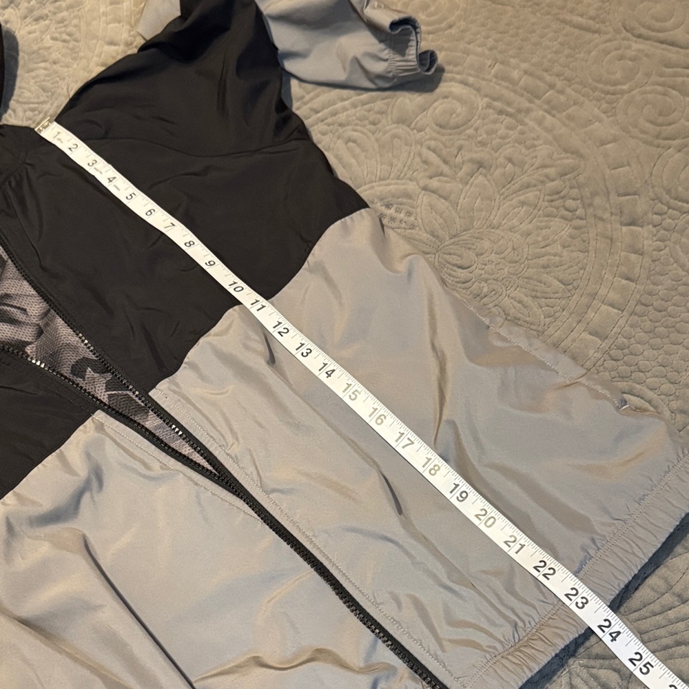 Reebok Black and Gray Women's Jacket - Picture 11 of 11